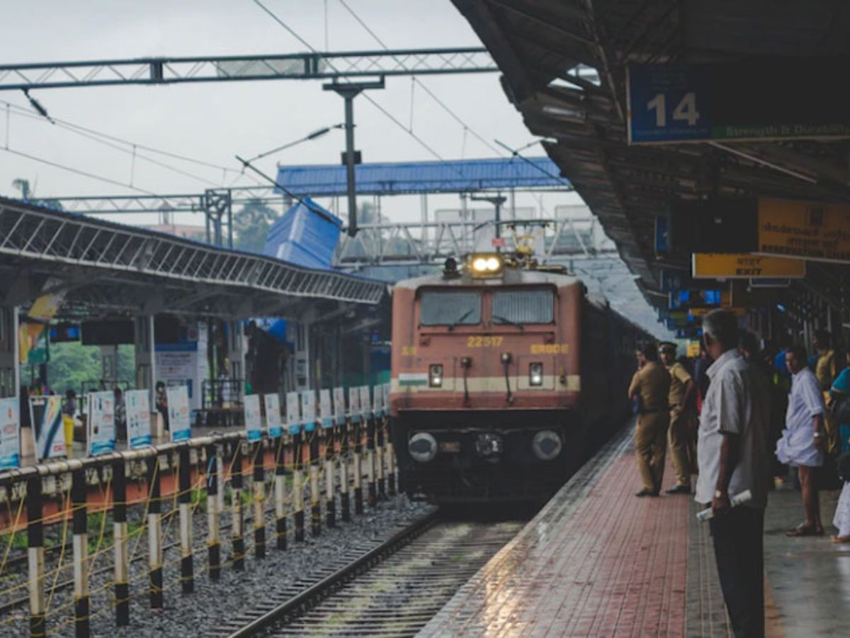 Train Ticket: अब आसानी से मिलेंगी ट्रेन टिकट से जुड़ी सेवाएं, कृषि सहकारी समितियां जल्दी शुरू करने वाली है ये काम Train Ticket: अब आसानी से मिलेंगी ट्रेन टिकट से जुड़ी सेवाएं, कृषि सहकारी समितियां जल्दी शुरू करने वाली है ये काम