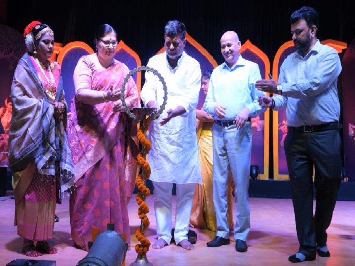 Bihar News: पद्मश्री हरि उप्पल की जयंती पर आयोजित हुआ नृत्य महोत्सव, कथक, ओडिशी नर्तकों ने जलवा बिखेरा Bihar News: पद्मश्री हरि उप्पल की जयंती पर आयोजित हुआ नृत्य महोत्सव, कथक, ओडिशी नर्तकों ने जलवा बिखेरा