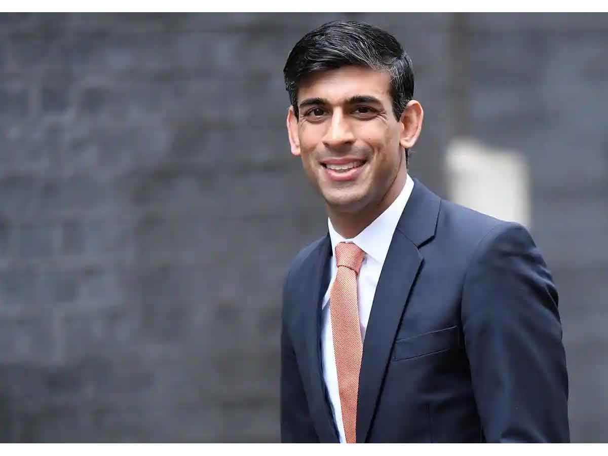 UK में नेक्स्ट जनरेशन के सिगरेट खरीदने पर लगा सकता है बैन, PM सुनक बना रहे ये प्लान? UK में नेक्स्ट जनरेशन के सिगरेट खरीदने पर लगा सकता है बैन, PM सुनक बना रहे ये प्लान?