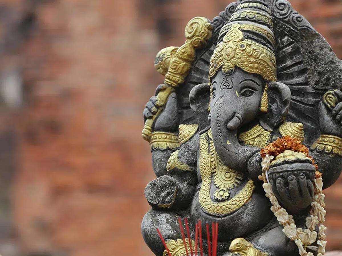 मुस्लिम शख्स ने पेश की भाईचारे की मिसाल, 10 दिन के लिए स्थापित की भगवान गणेश की मूर्ति मुस्लिम शख्स ने पेश की भाईचारे की मिसाल, 10 दिन के लिए स्थापित की भगवान गणेश की मूर्ति