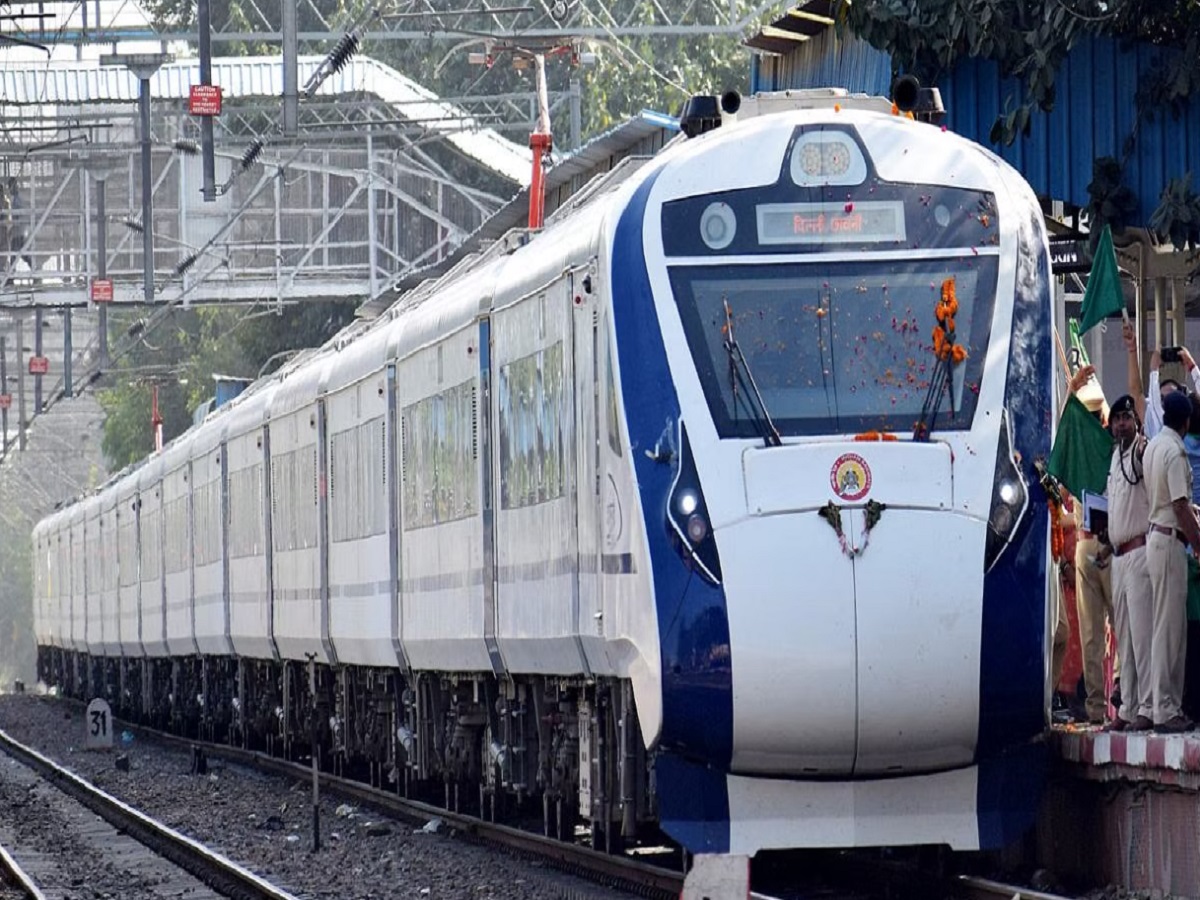Vande Bharat Express: ଆଜିଠୁ ଗଡ଼ିଲା ପୁରୀ-ରାଉରକେଲା ବନ୍ଦେ ଭାରତ ଏକ୍ସପ୍ରେସ୍, ଯାତ୍ରୀଙ୍କୁ ମିଳିବ ଏହି ସବୁ ସ୍ବତନ୍ତ୍ର ସୁବିଧା Vande Bharat Express: ଆଜିଠୁ ଗଡ଼ିଲା ପୁରୀ-ରାଉରକେଲା ବନ୍ଦେ ଭାରତ ଏକ୍ସପ୍ରେସ୍, ଯାତ୍ରୀଙ୍କୁ ମିଳିବ ଏହି ସବୁ ସ୍ବତନ୍ତ୍ର ସୁବିଧା