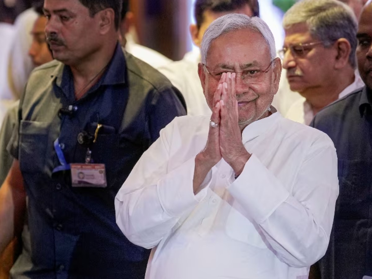 Bihar Politics: नीतीश ने बढ़ाया बिहार का सियासी पारा! पहले गए जदयू दफ्तर, फिर राबड़ी आवास पहुंचे Bihar Politics: नीतीश ने बढ़ाया बिहार का सियासी पारा! पहले गए जदयू दफ्तर, फिर राबड़ी आवास पहुंचे