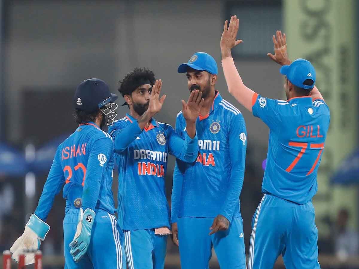 IND vs AUS 2nd ODI: भारत ने जीता इंदौर वनडे, 99 रनों से मैच जीत सीरीज पर किया कब्जा