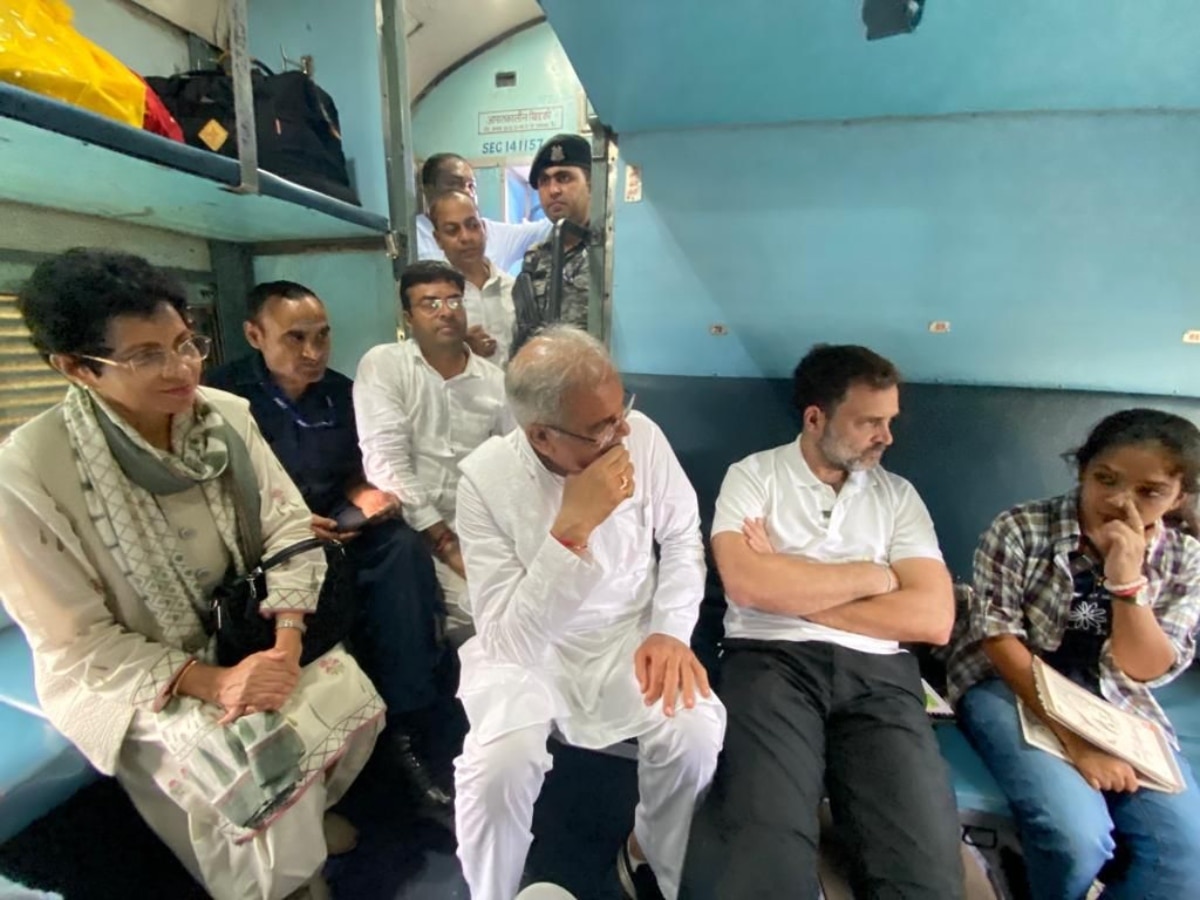 Rahul Gandhi Chhattisgarh Visit: ट्रेन के स्लीपर कोच में सफर, खिलाड़ियों से बात; छत्तीसगढ़ में दिखा राहुल का अनोखा अंदाज 