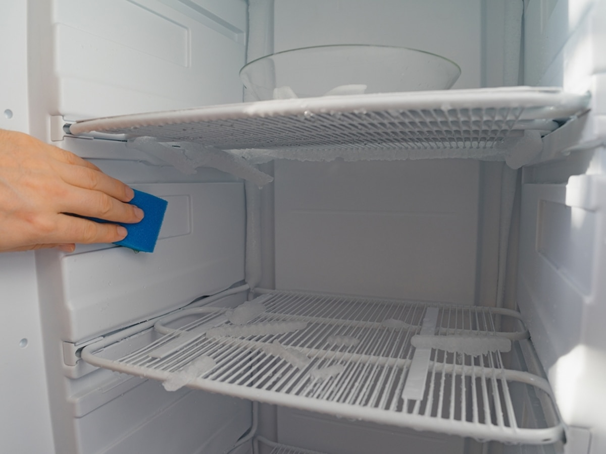 refrigerator Cleaning Trick How To Clean Fridge With Baking Soda शीशे