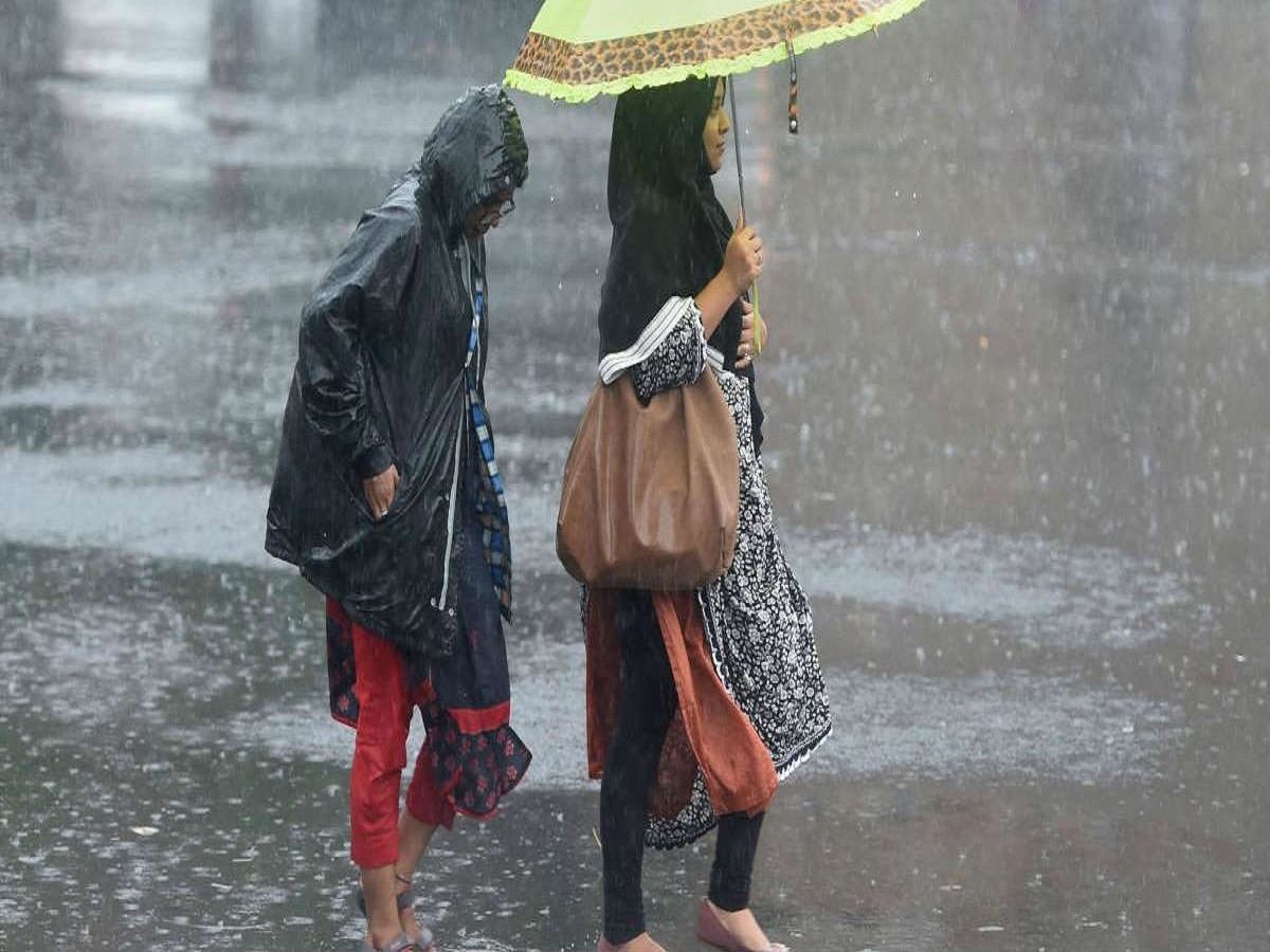 Weather Update: मानसून की विदाई ने भारत के कई हिस्सों को डुबोया, आज भी इन जगहों पर होगी जबरदस्त बारिश!