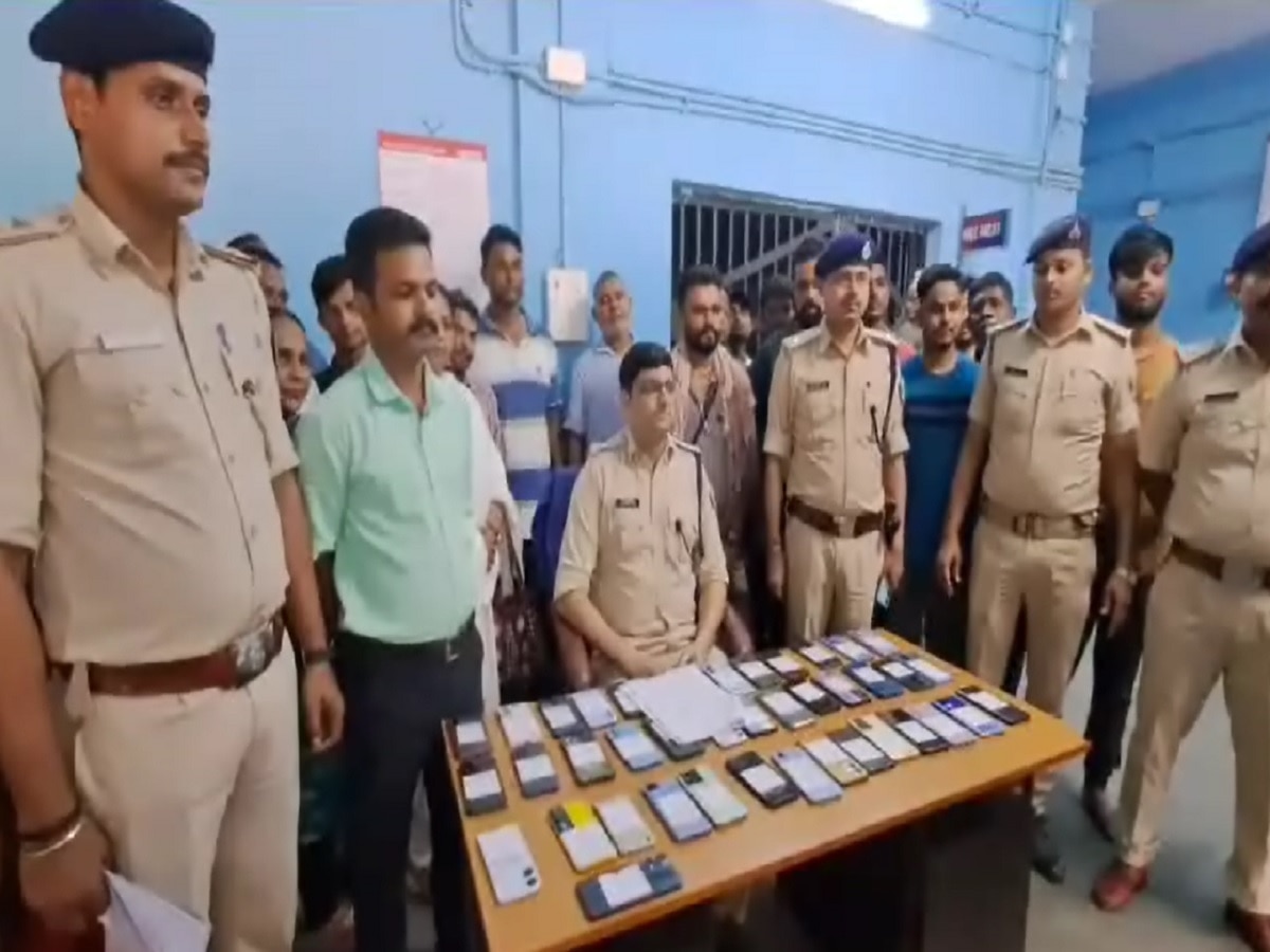 पुलिस ने ऑपरेशन मुस्कान के तहत लोगों को लौटाई मुस्कान, चोरी हुए मोबाइल रिकवर कर 40 लोगों को लौटाए