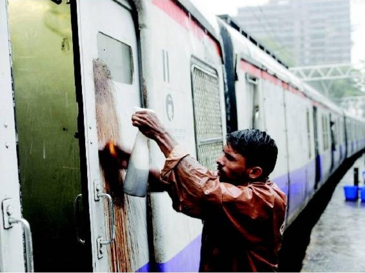 Indian Railways: ट्रेन साफ करने के ल‍िए रेलवे का नया स‍िस्‍टम, देखकर-कहेंगे इसके सामने तो नया कोच भी फेल