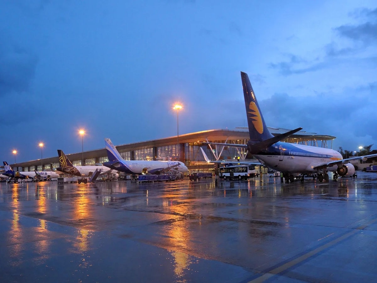 Bengaluru News: बेंगलुरु एयरपोर्ट की 44 फ्लाइट कैंसिल; संगठनों ने किया है बंद का ऐलान