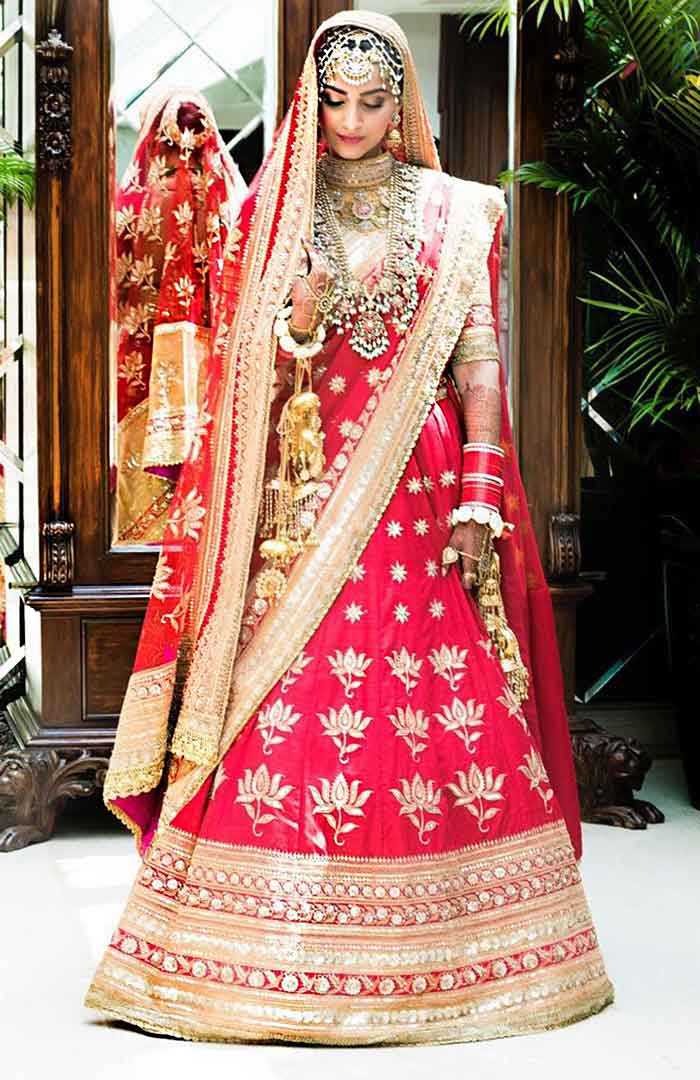 Bride To Be! ब्राइडल लहंगा खरीदते समय नहीं करें ये गल‍तियां, शॉपिंग के समय  इन बातों का रखें ध्‍यान | Mistakes To Avoid While Choosing A Bridal Lehenga!  - Hindi Boldsky