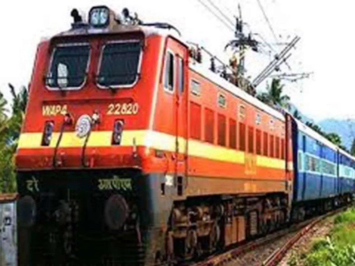गोरखपुर-प्रयागराज समेत यूपी से गुजरने वाली 75 ट्रेनों का टाइम बदला, यात्रा करने से पहले जानें बदली हुई टाइमिंग