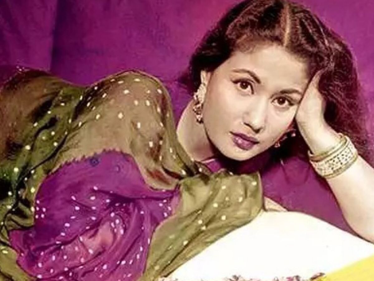 Meena Kumari इस वजह से हमेशा छिपाकर रखती थीं अपना बायां हाथ, चौंकाने वाली है वजह! 