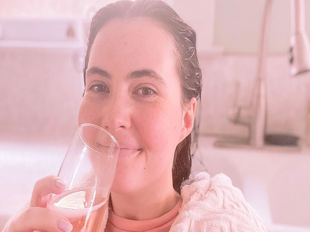 Rare Allergy beautiful woman allergic to water, narrated story Said