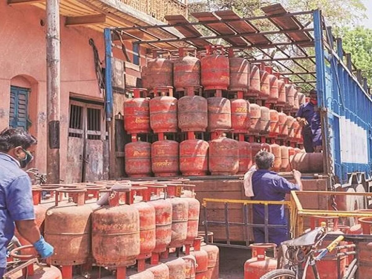 Ujjwala Subsidy: महिलाओं को मोदी सरकार का तोहफा, उज्‍जवला योजना में LPG Subsidy में फिर किया बंपर इजाफा