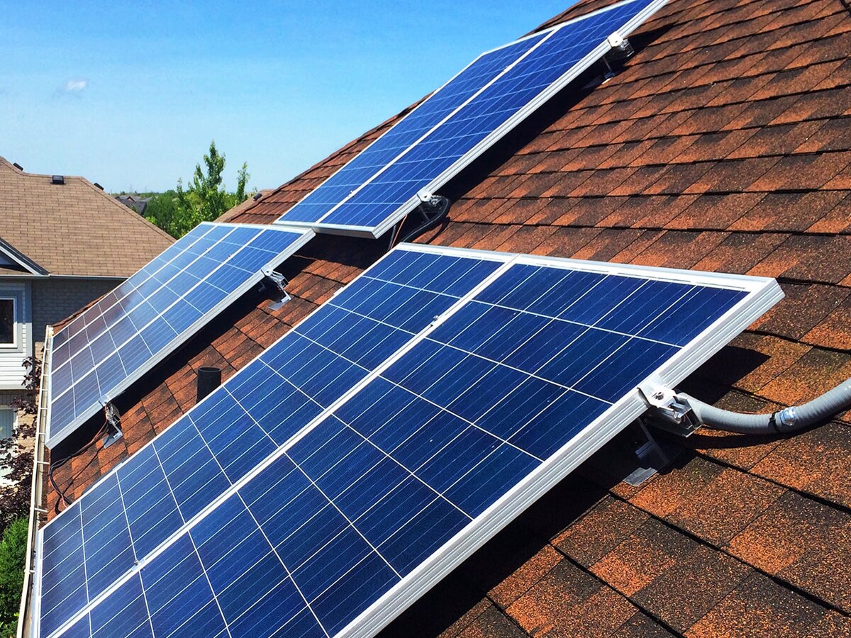 Solar Panel से पूरे घर को बिजली देने में आएगा कितना खर्च? आज ही समझ लें पूरा हिसाब-किताब 