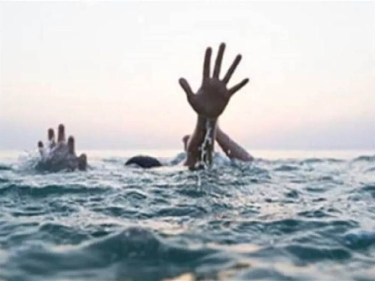 Jharkhand News: सड़क बनाने के लिए खोदे गए गड्ढे में डूबकर सगे भाई-बहन की मौत