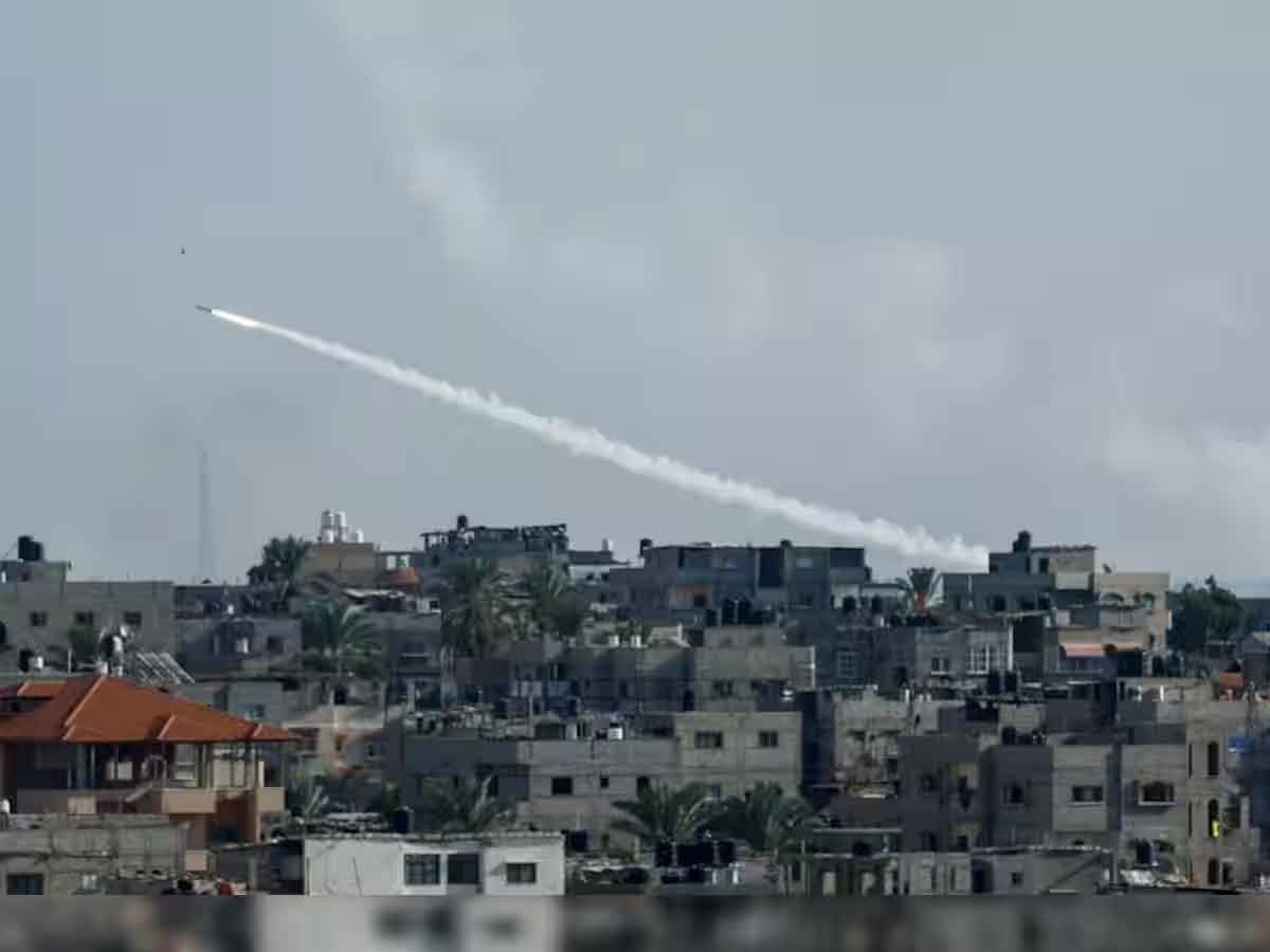 इजराइल के बमों ने गाजा निवासियों के बचने का एकमात्र रास्ता भी किया ब्लॉक!