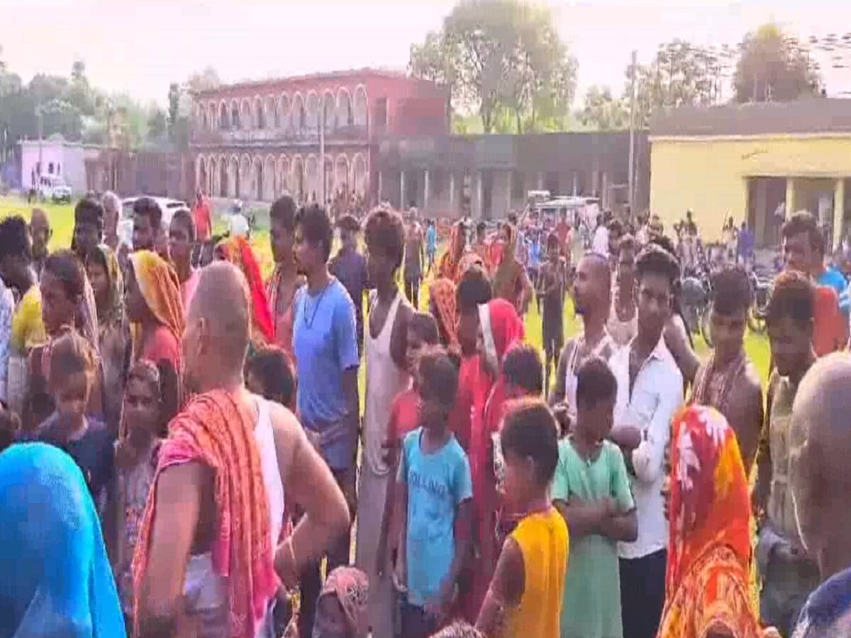 Bihar News: छात्रा से छेड़खानी के बाद दो गुटों में जमकर मारपीट, जबरन स्कूल के पीछे ले गए थे आरोपी