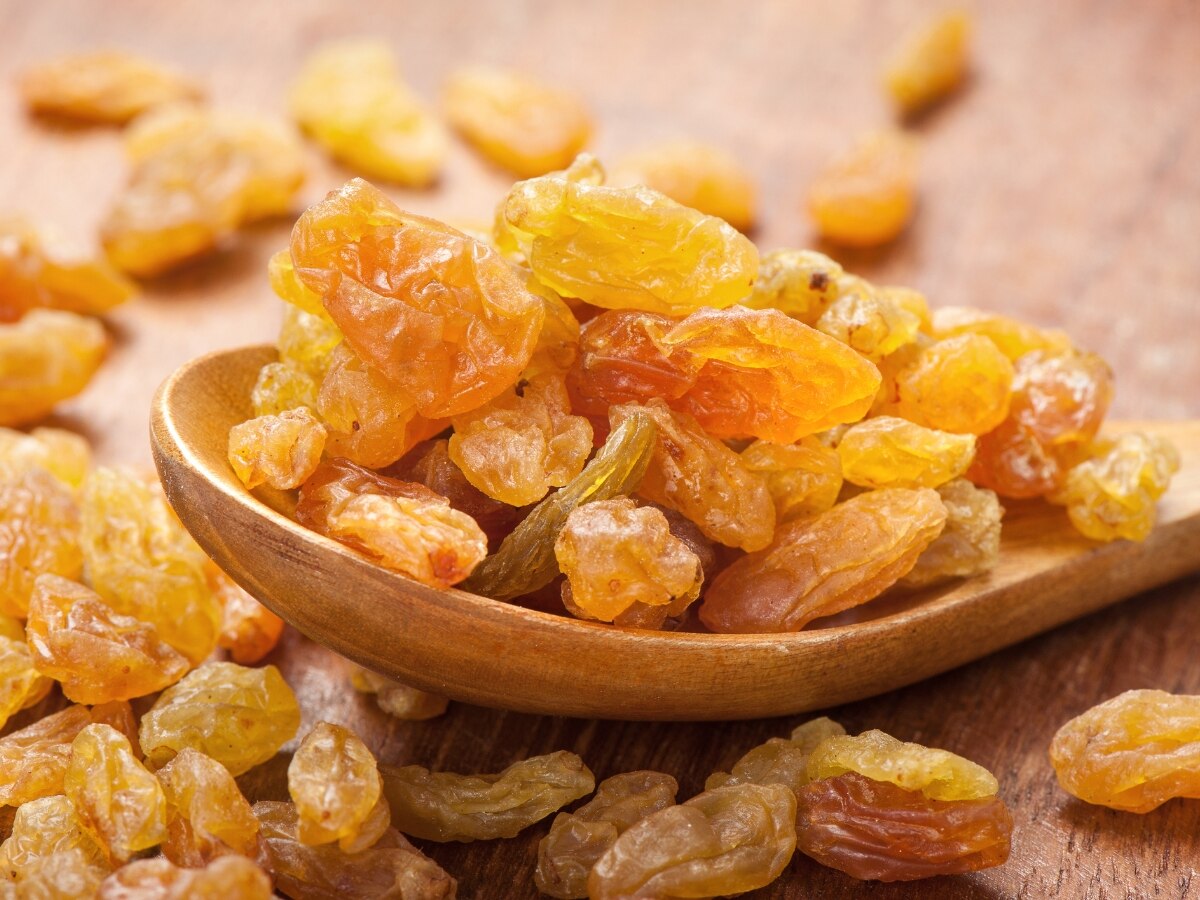 5 best dry fruits to reduce high cholesterol naturally दवा के बिना कम