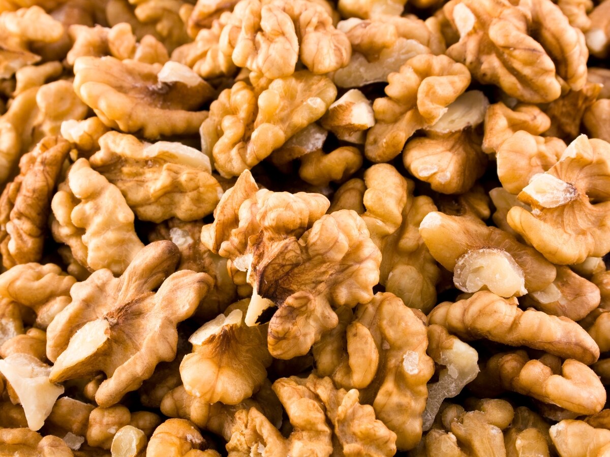 5 best dry fruits to reduce high cholesterol naturally दवा के बिना कम