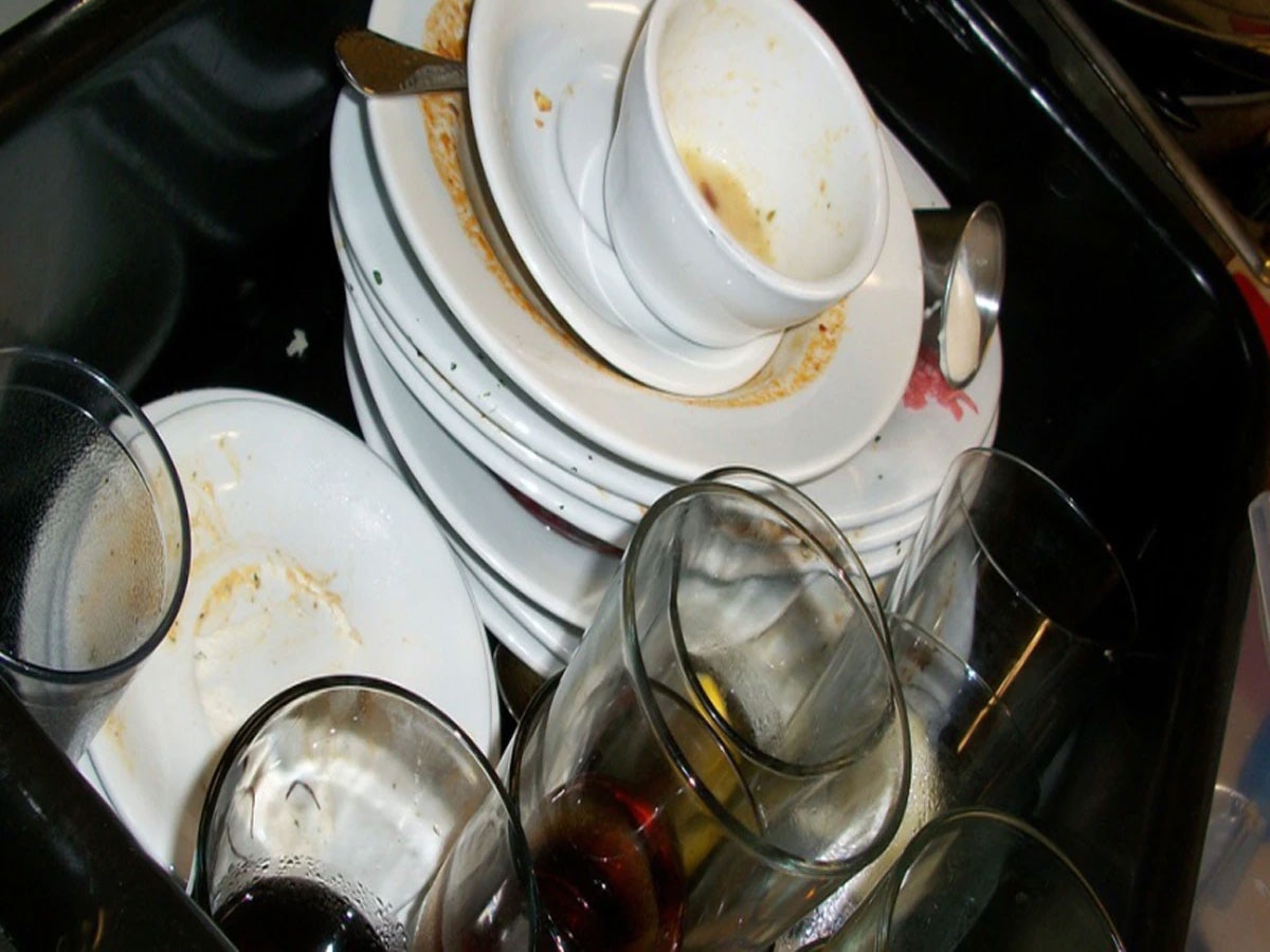 How to Wash Utensils Without Water Kitchen Hacks Hindi lifestyle news