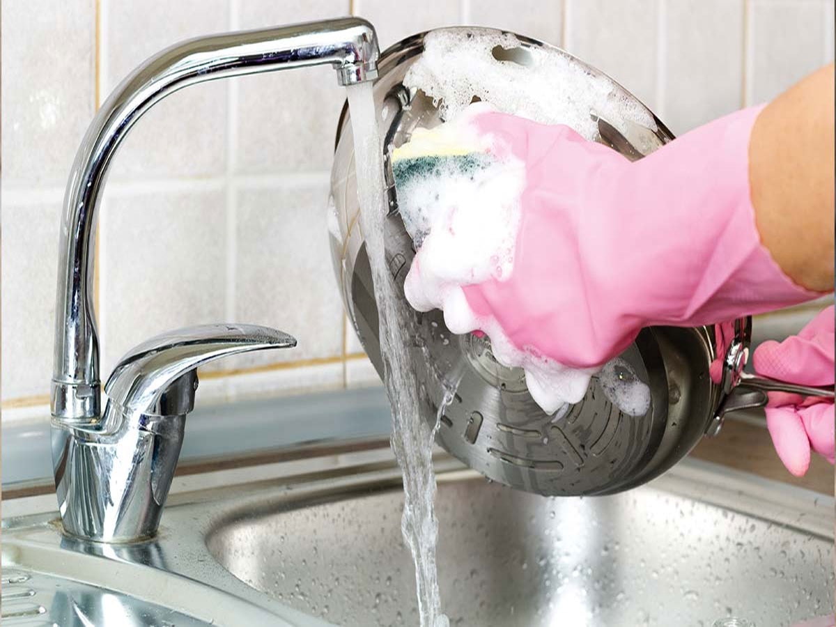 How to Wash Utensils Without Water Kitchen Hacks Hindi lifestyle news