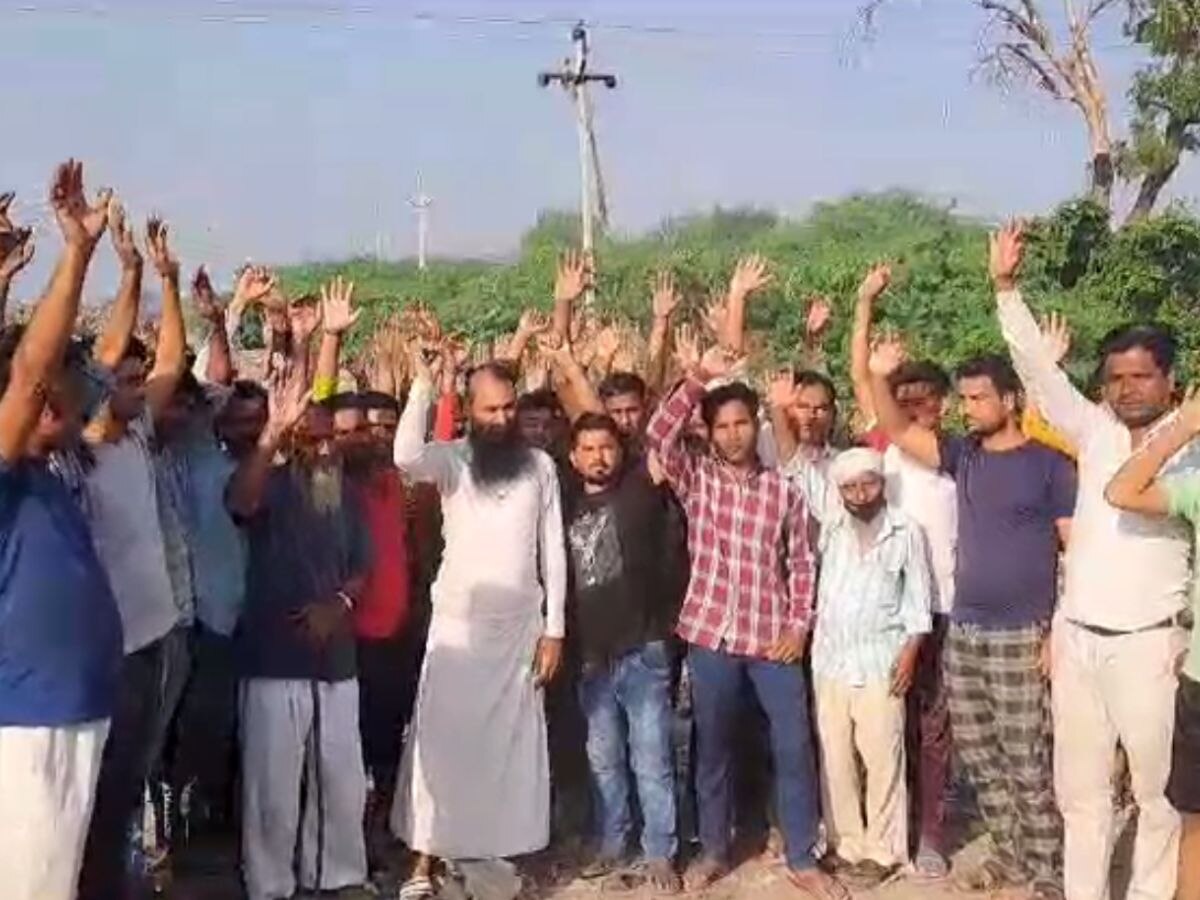 Dholpur news: सागर पाड़ा मोहल्ले में बना कचरे का ढेर, लोगों ने किया विरोध प्रदर्शन