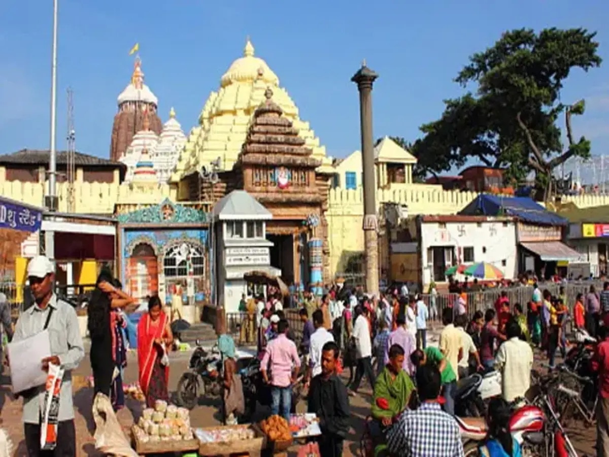 Puri Jagannath Mandir: ଶ୍ରୀମନ୍ଦିର ଗର୍ଭଗୃହରେ ମୁହାଁମୁହିଁ ହେଲେ ୨ ସେବାୟତ; ମହାପ୍ରଭୁଙ୍କର ହେଲା ମହାସ୍ନାନ