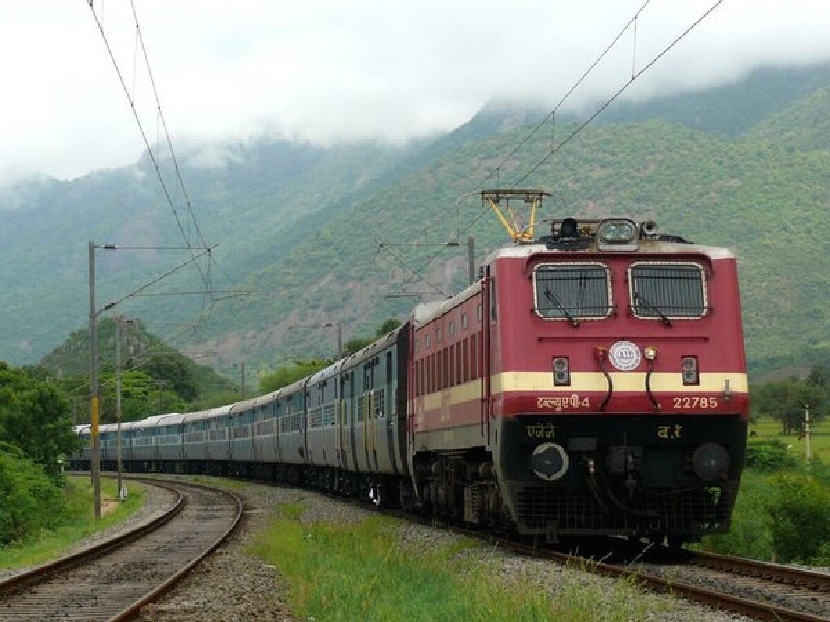 Navratri Special Trains: माता वैष्णो देवी के लिए दिल्ली और वाराणसी से चलेंगी स्पेशल ट्रेनें, हरियाणा के लोगों को भी मिलेगा फायदा
