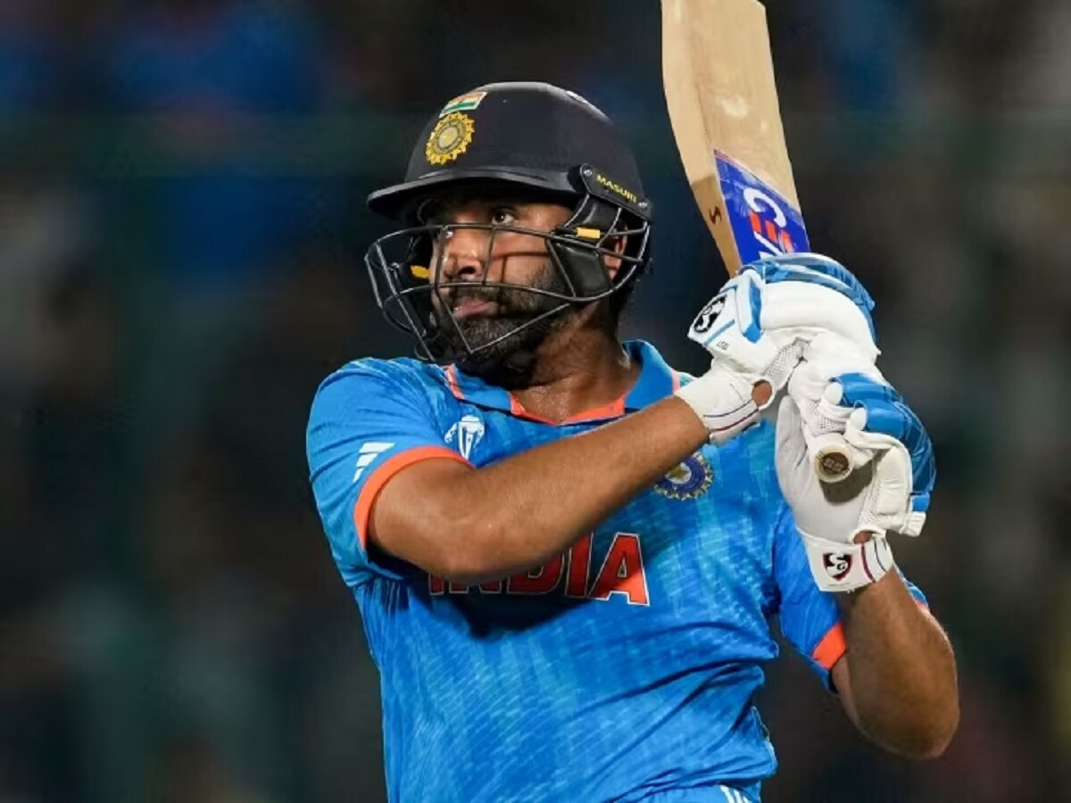 IND vs PAK: रोहित शर्मा ने वनडे में लगाए 300 से ज्यादा छक्के, पाकिस्तान के खिलाफ हासिल की उपलब्धि