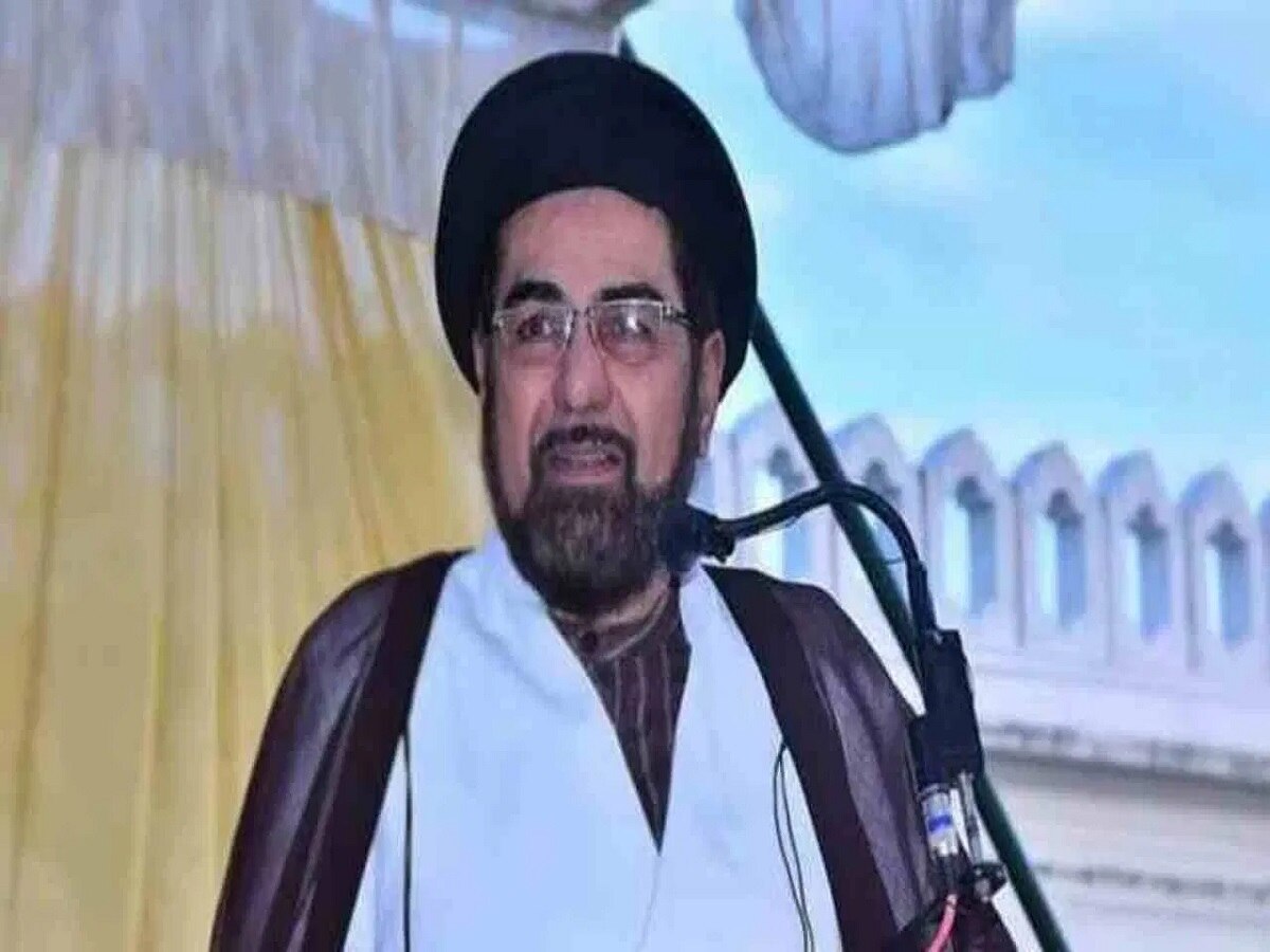 Maulana Kalbe Jawad FIR: मुस्लिम धर्मगुरु मौलाना कल्बे जव्वाद समेत 3 पर FIR दर्ज, जानें क्या लगे हैं आरोप