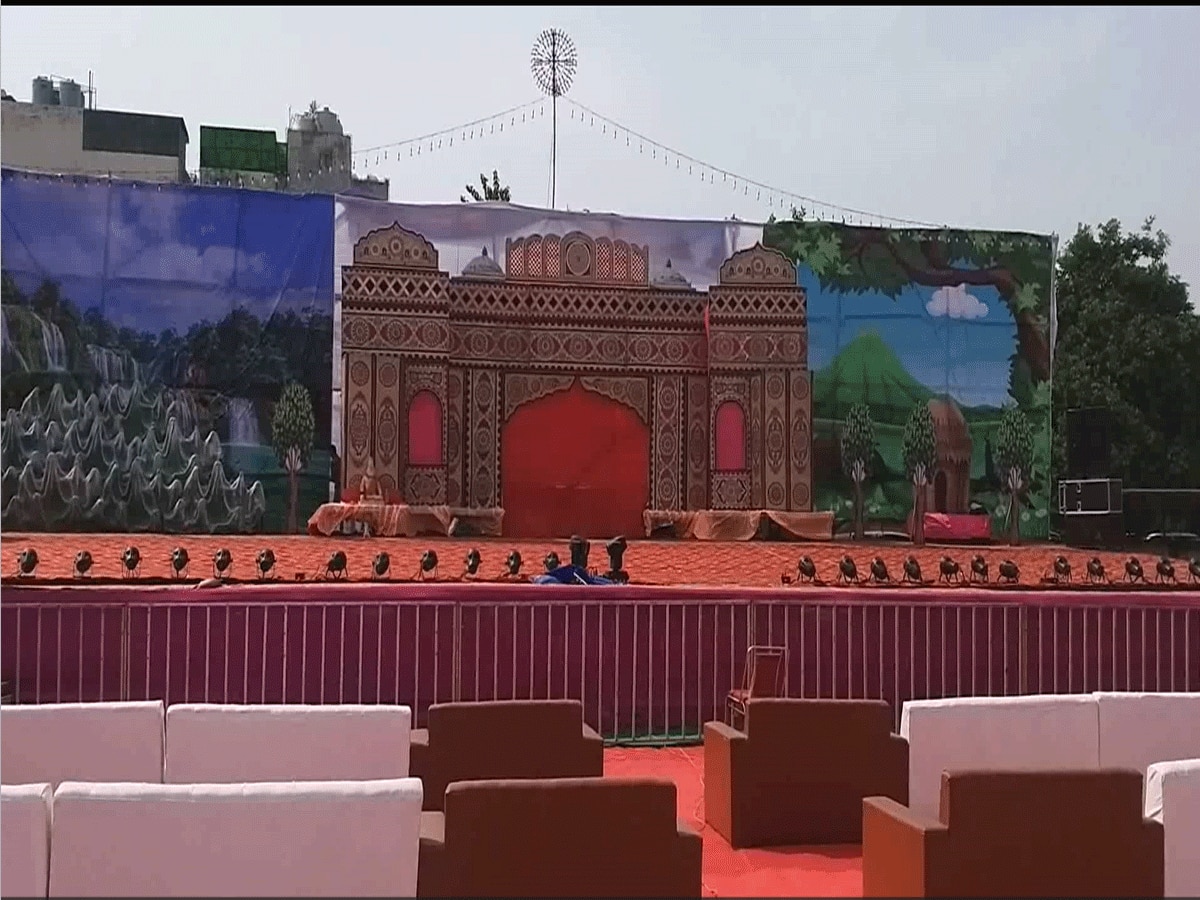 Delhi Ramleela: दिल्ली का सबसे बड़ा रामलीला मंच तैयार, दर्शकों के लिए ये है खास इंतजाम
