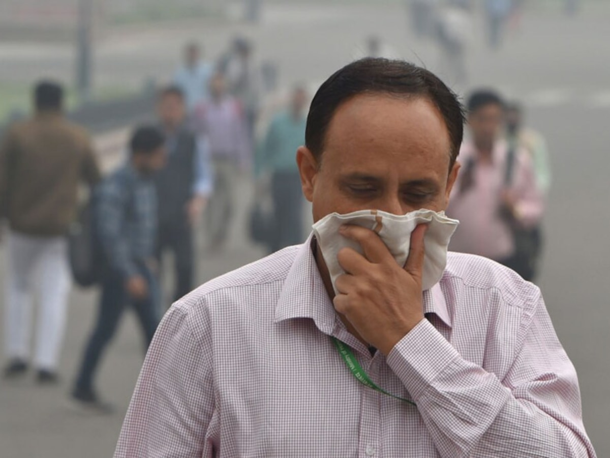 Delhi Air Pollution: बढ़ते प्रदूषण से हो सकती है बच्चों और बूढ़ों को ये बीमारी, रखें इन बातों का खास ध्यान 