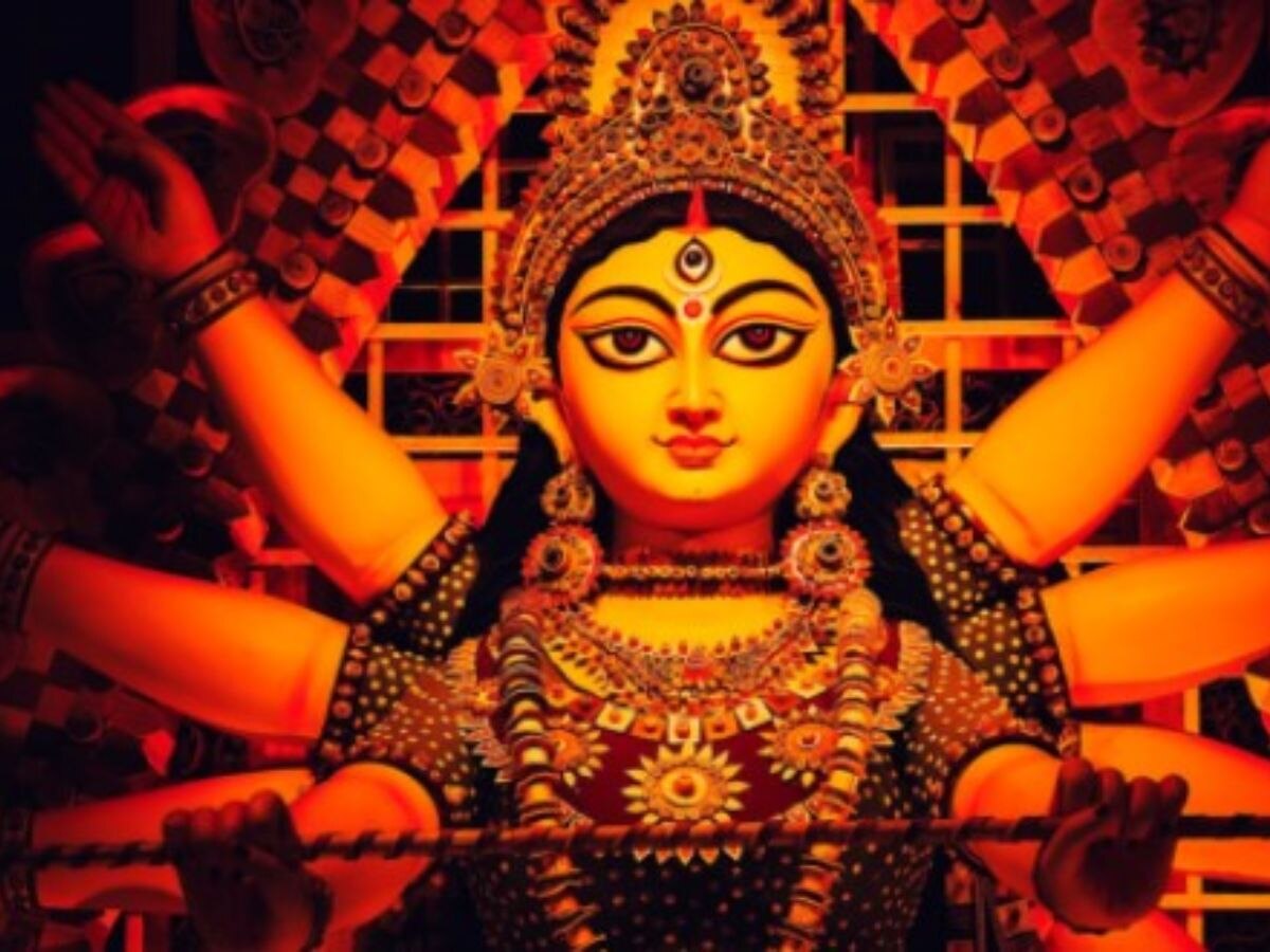 Navratri Vrat Diet Tips: नवरात्रि व्रत के दौरान भूलकर भी न करें इन चीजों का सेवन, मां दुर्गा हो जाएंगी नाराज
