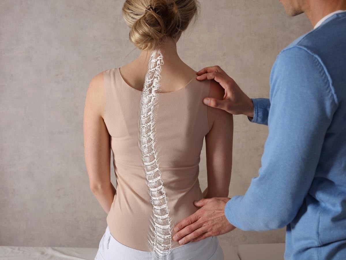 World Spine Day 2023: रीढ़ की हड्डी की सेहत के बारे में 5 Myths और Facts जान लें आप