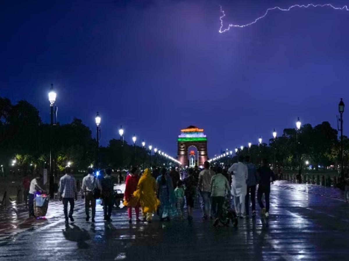 Delhi Weather Today: दिल्ली समेत इन जगहों पर इस दिन होगी बारिश, फिर ठंड देगी दस्तक, IMD ने जारी किया अलर्ट