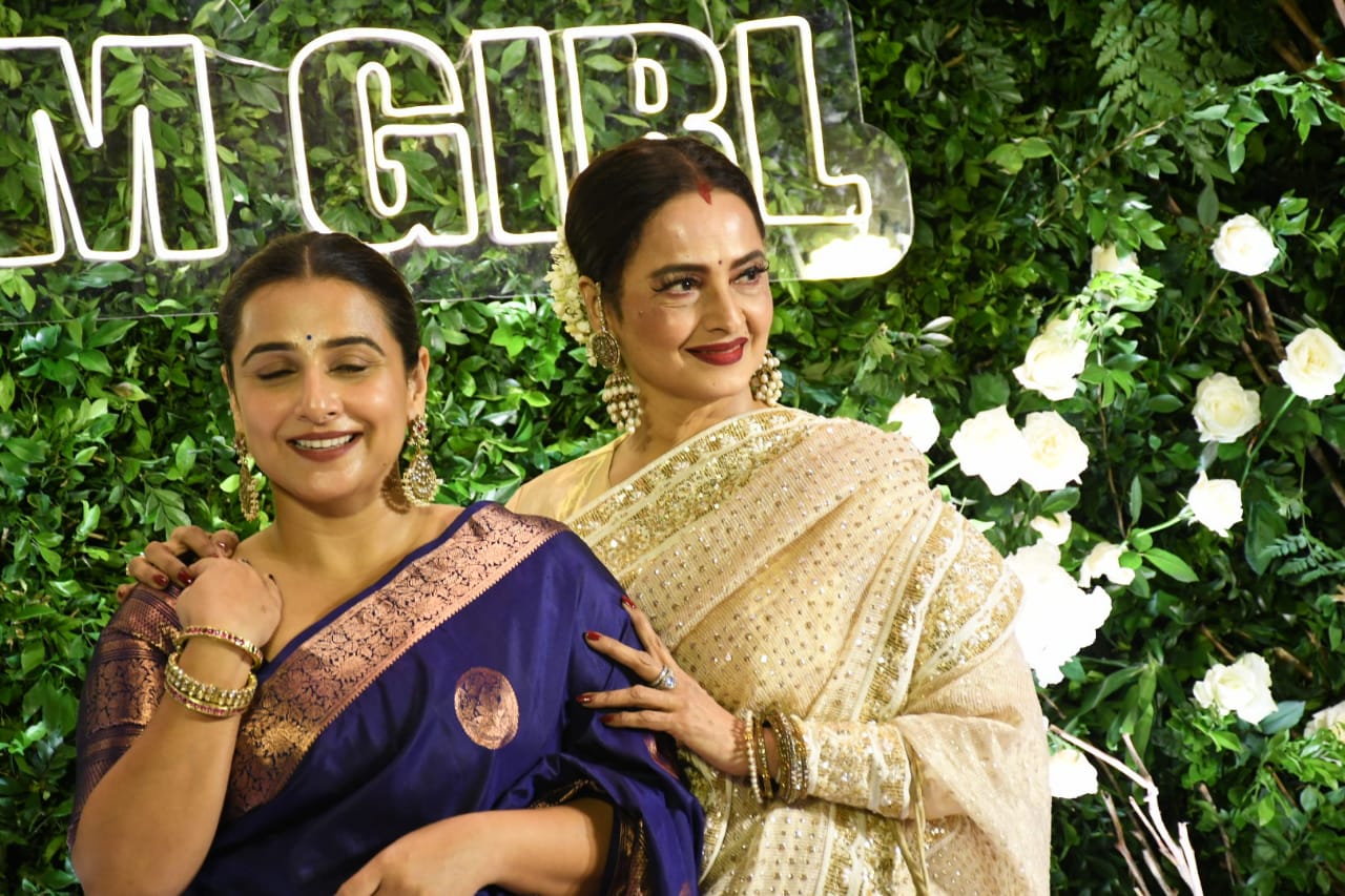 विद्या बालन संग दिए पोज