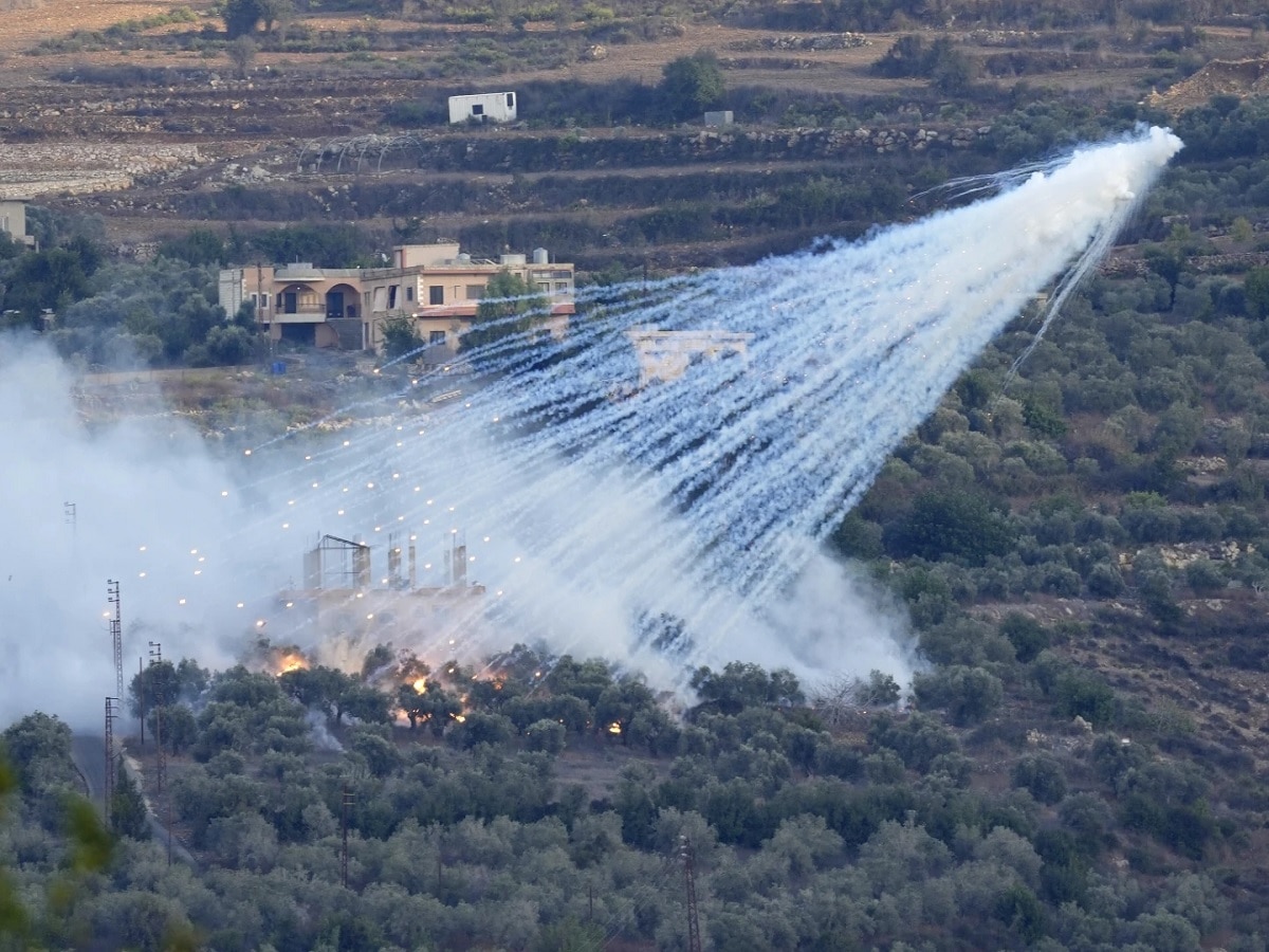 गाजा के बाद लेबनान पर गरजा इजरायल, हिजबुल्ला पर रातभर चली Air Strike