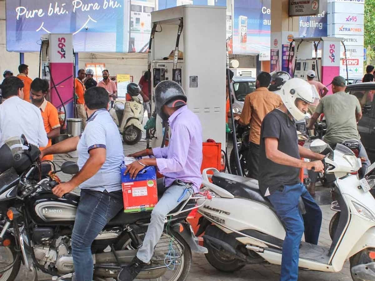 पंप पर गए 500 रुपये का तेल भरवाने, खड़े-खड़े कट गया 10000₹ का चालान; हैरान रह गए लोग