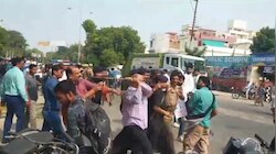 इलाहाबाद विश्वविद्यालय में छात्रों पर लाठीचार्ज, लखनऊ यूनिवर्सिटी में भी बवाल