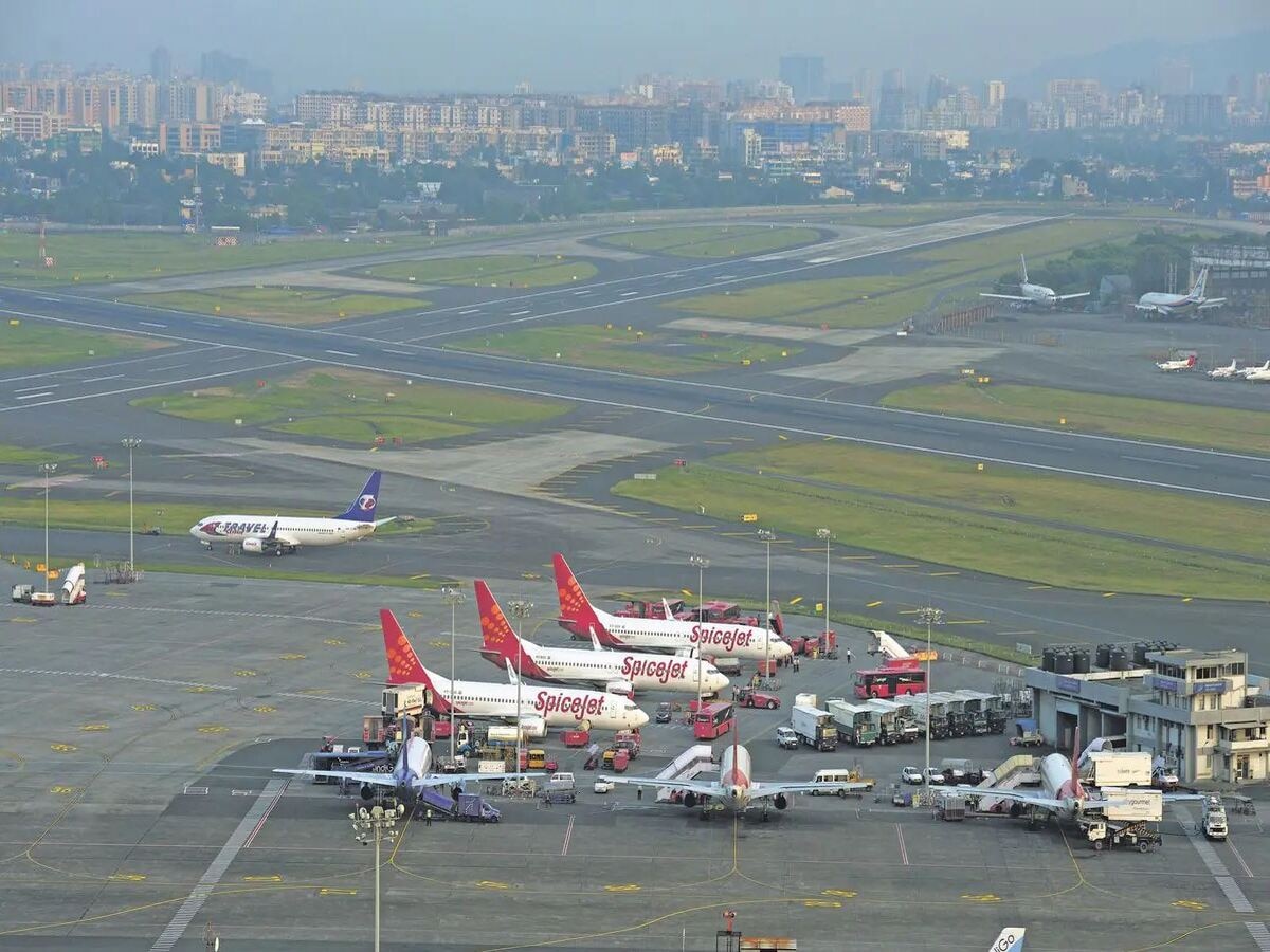 Mumbai Airport: ୬ ଘଣ୍ଟା ମୁମ୍ବାଇ ବିମାନ ବନ୍ଦରରେ ବନ୍ଦ ରହିଲା ବିମାନ ଉଡ଼ାଣ, ଜାଣନ୍ତୁ କାରଣ 