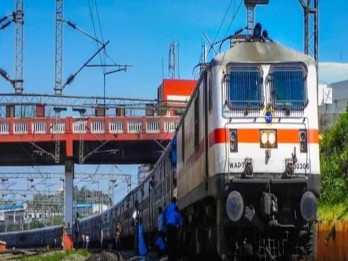 Indian Railways: दशहरा, दिवाली और छठ पर घर जाने की टेंशन हुई खत्म, रेलवे ने शुरू की 34 स्पेशल ट्रेनें