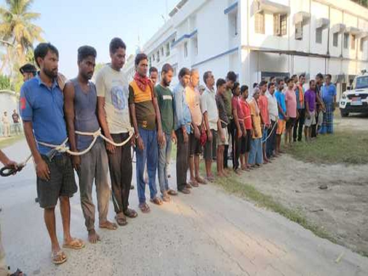 Bihar News : पुलिस ने कोढ़ा गैंग के 22 चोर को किया गिरफ्तार, 23 मोटरसाइकिल बरामद