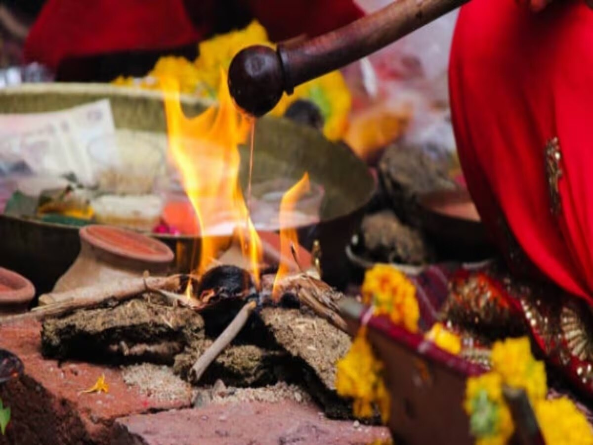 Navratri Hawan Vidhi: नवरात्रि में नवमी के दिन इस तरीके से करें हवन, दुर्गा मां का मिलेगा आशीर्वाद