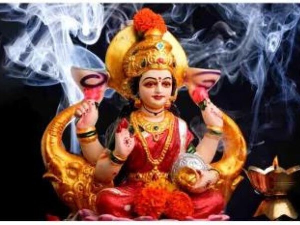 Vastu Tips: ରାତିରେ ଶୋଇବା ପୂର୍ବରୁ କରନ୍ତୁ ଏହି କାମ, ମା’ଲକ୍ଷ୍ମୀ ହେବେ ପ୍ରସନ୍ନ