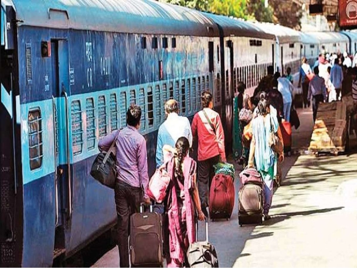 Festive Special Trains: दिवाली-छठ पर घर जाने वालों के लिए खुशखबरी, रेलवे ने किया 283 स्पेशल ट्रेन चलाने का ऐलान