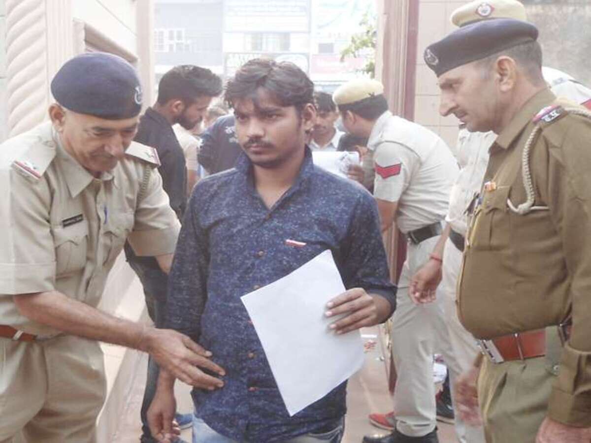 Kaithal News: CET ग्रुप D की परीक्षा  के दौरान पकड़ी गई महिला पलिसकर्मी, मामला हुआ दर्ज 