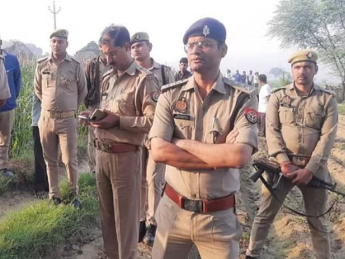 Firozabad news:  ट्रैक्टर से शरीर के टुकड़े कर खेत में दफना दी लाश, आलू बोने के बाद खुला राज