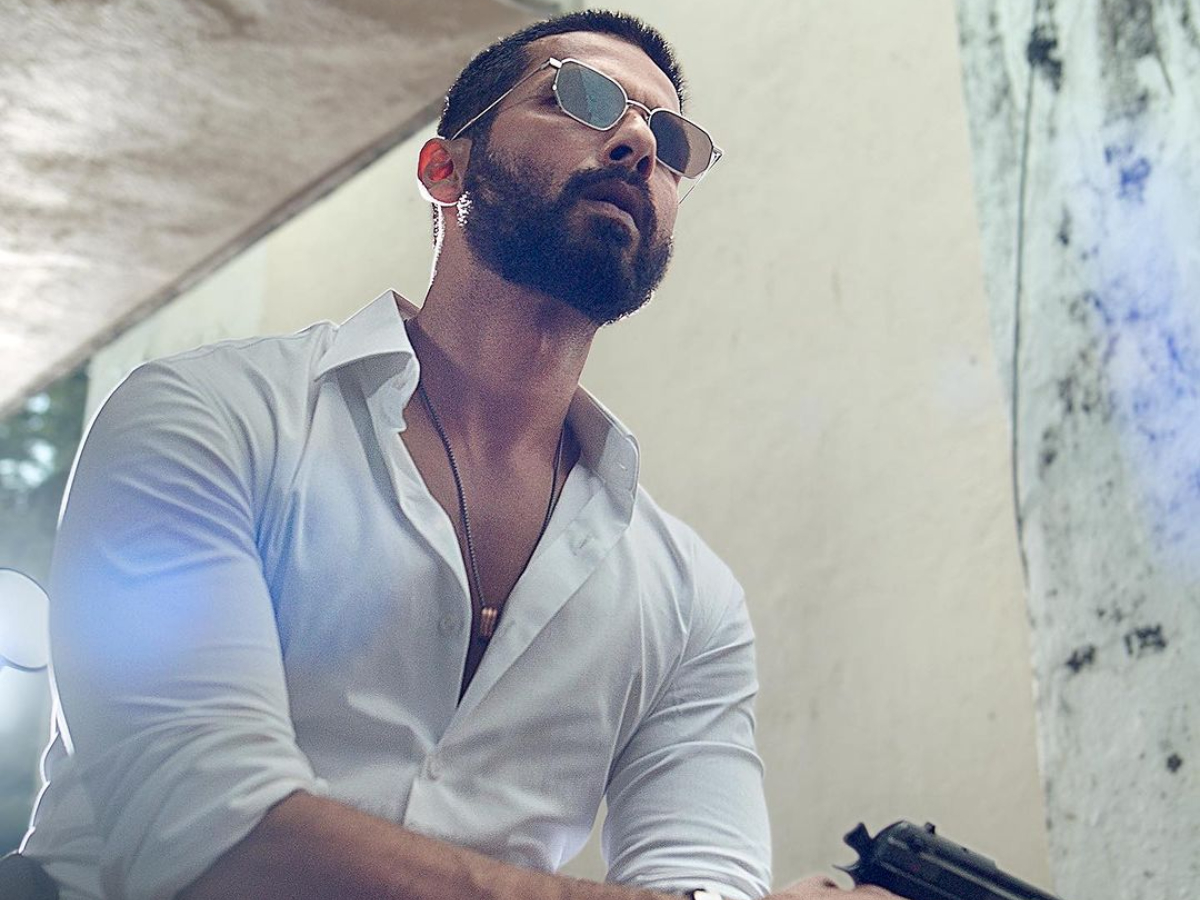 Deva First Look: Deva First Look: शाहिद का एक्शन मोड होगा फिर से ऑन ...