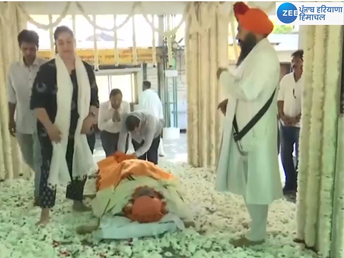 Bishan Singh Bedi funeral: ਪੰਜ ਤੱਤਾਂ 'ਚ ਵਿਲੀਨ ਹੋਏ ਮਹਾਨ ਸਪਿੰਨਰ ਬਿਸ਼ਨ ਸਿੰਘ ਬੇਦੀ; ਕ੍ਰਿਕਟ ਜਗਤ ਦੇ ਦਿੱਗਜ਼ ਪੁੱਜੇ